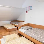 Zidanica Sredi Dolenjskih Gricev - V Gaj Casa de Férias *