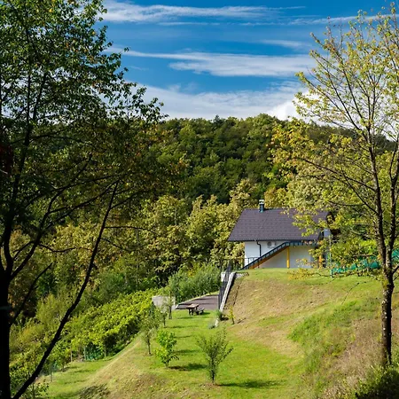 Zidanica Sredi Dolenjskih Gricev - V Gaj Сasa de vacaciones