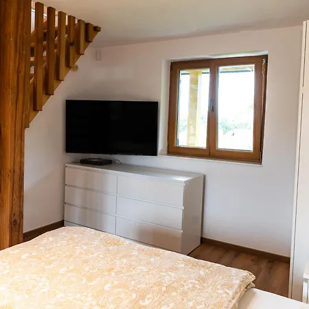 Zidanica Sredi Dolenjskih Gricev - V Gaj Holiday home Trebnje