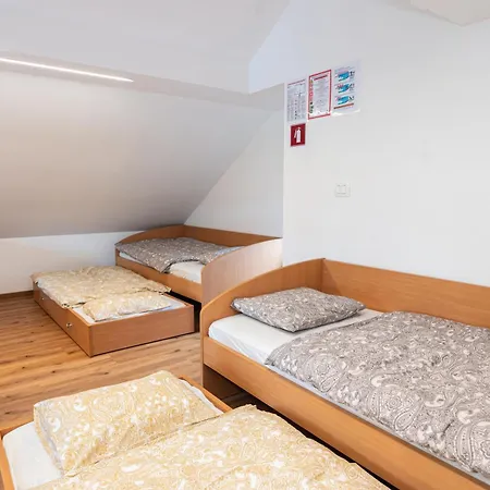 Zidanica Sredi Dolenjskih Gricev - V Gaj Сasa de vacaciones *