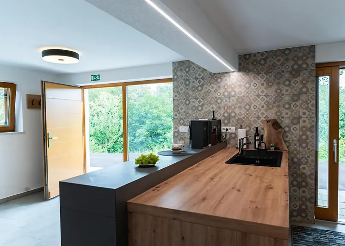 Zidanica Sredi Dolenjskih Gricev - V Gaj *