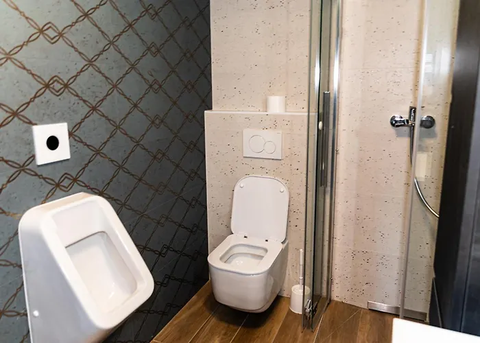 Zidanica Sredi Dolenjskih Gricev - V Gaj *