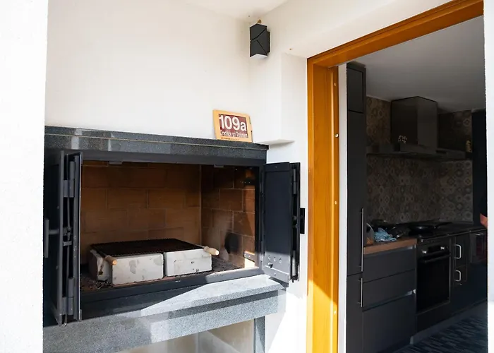 Zidanica Sredi Dolenjskih Gricev - V Gaj *